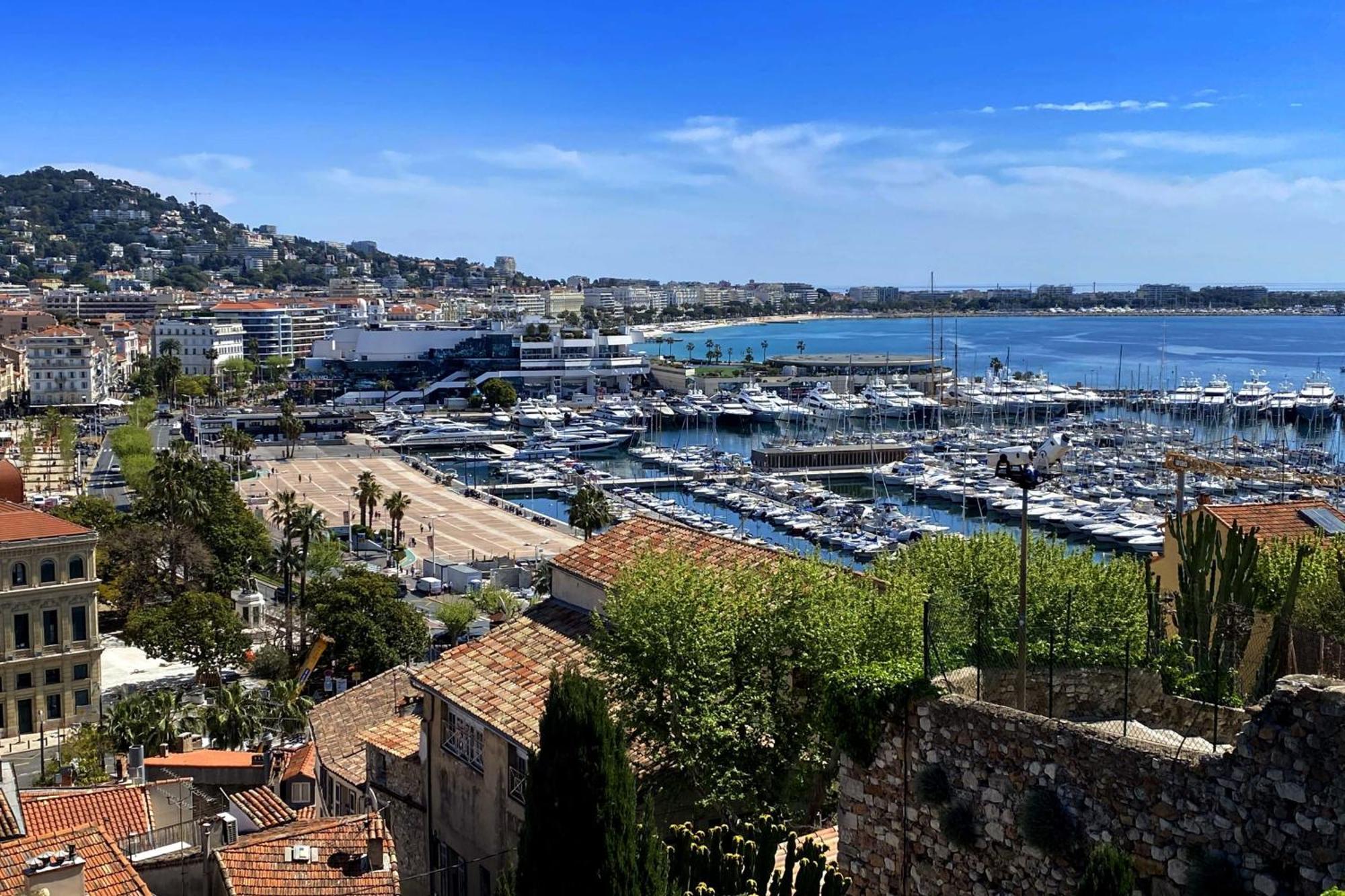 Appartement With Terrace In 5 Min From The